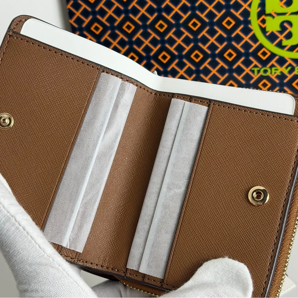 NWT Tory Burch Bifold Wallet - Picture 4 of 5